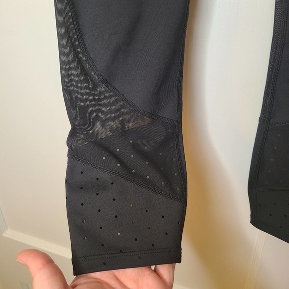 Athleta Laser Sonar Capri Mesh Leggings - Picture 4 of 7